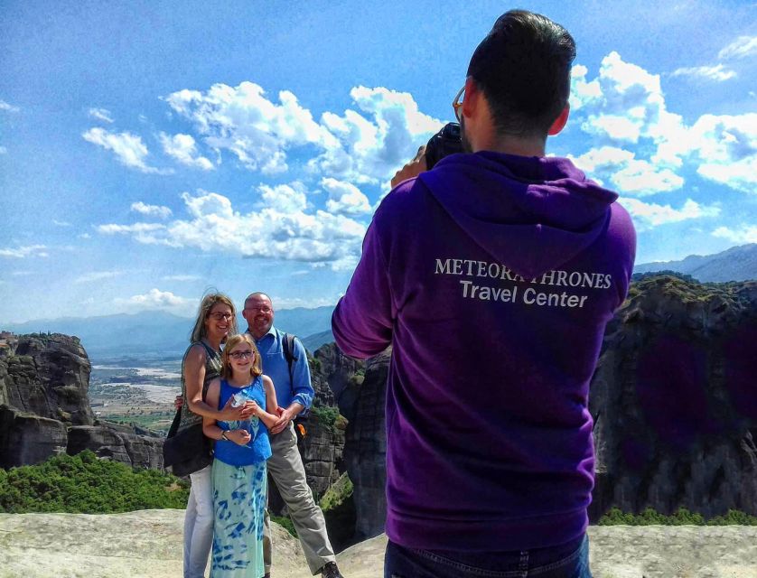 From Athens: Meteora Private Day Trip with Transfer - Traditional lunch in Kalabaka or Kastraki: refuel without turning tourist