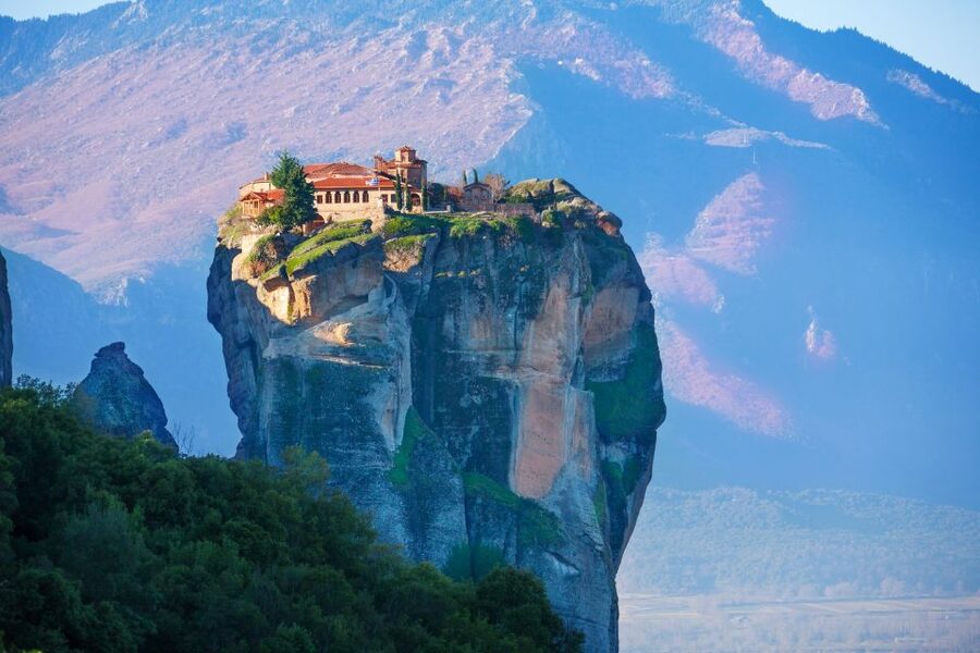 From Athens or Piraeus: Meteora Full-Day Private Trip - Viewing all six monasteries, but planning for limited interior access