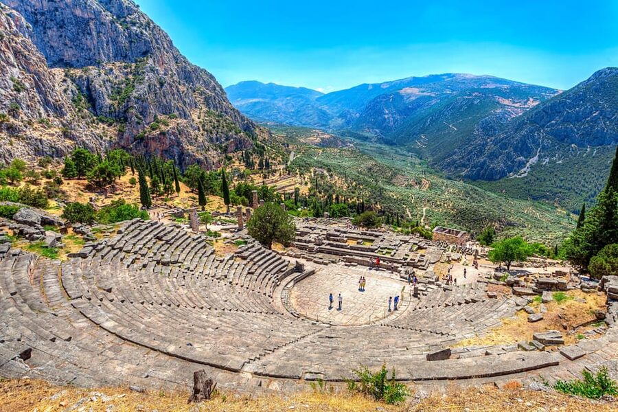 From Athens: Private Delphi and Thermopylae Guided Day Trip - Thermopylae: Leonidas, the Gates of Fire, and a museum that explains it fast