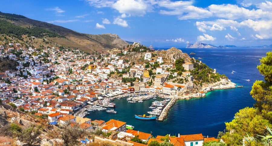 From Athens: Saronic Islands Full-Day Cruise with VIP Seats - Lunch Buffet and Snacks: Eating Well Without Leaving the Boat