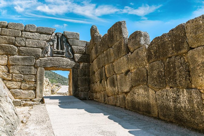 From Athens: Small-Group Mycenae, Epidaurus & Nafplio Trip - Guides on the bus, and how the audio app helps on site