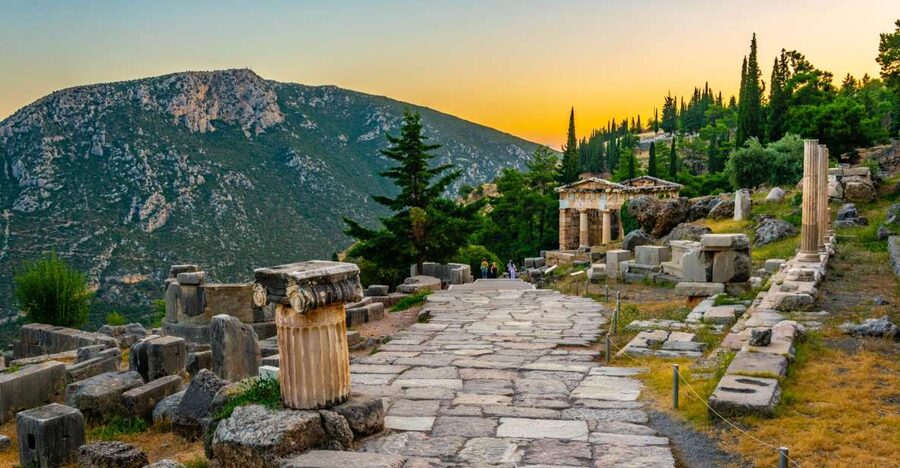 From Athens: Temple of Apollo and Oracle Delphi Day Trip - Delphi Archaeological Site: fast entry and what to focus on