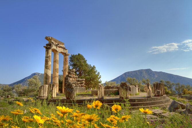 Full-Day Delphi Tour from Athens - Arachova at the end of the day: mountain town calm on a schedule