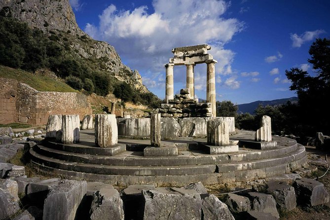 "Full day in Delphi/Livadia: Live the myths" - A private Delphi day that starts with real comfort