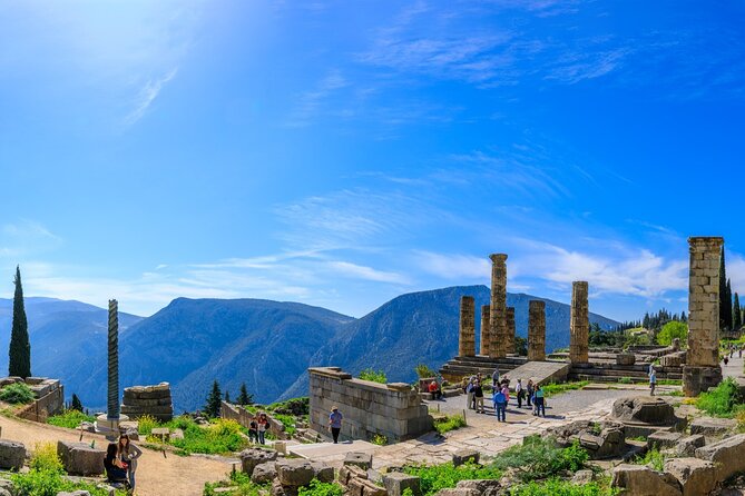 "Full day in Delphi/Livadia: Live the myths" - Who this tour fits best