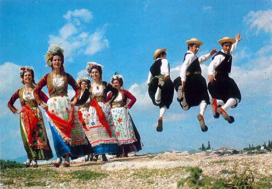 Greek dance lessons - From Acropolis Metro to George Finlay’s four-floor building in Plaka