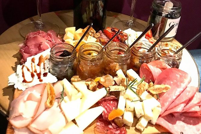 Greek food and wine tasting - The private setting: why it feels more social