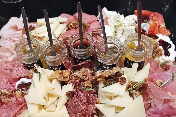 Greek food and wine tasting - Pairing tips that make the wine talk click