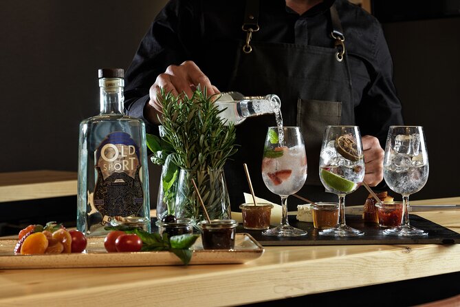 Guided Gin tasting experience in Athens with Snacks - Logistics that make your life easier