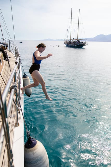 Half-Day Athens Cruise: Swim Stop,Lunch, and Drinks Included - Key points before you go