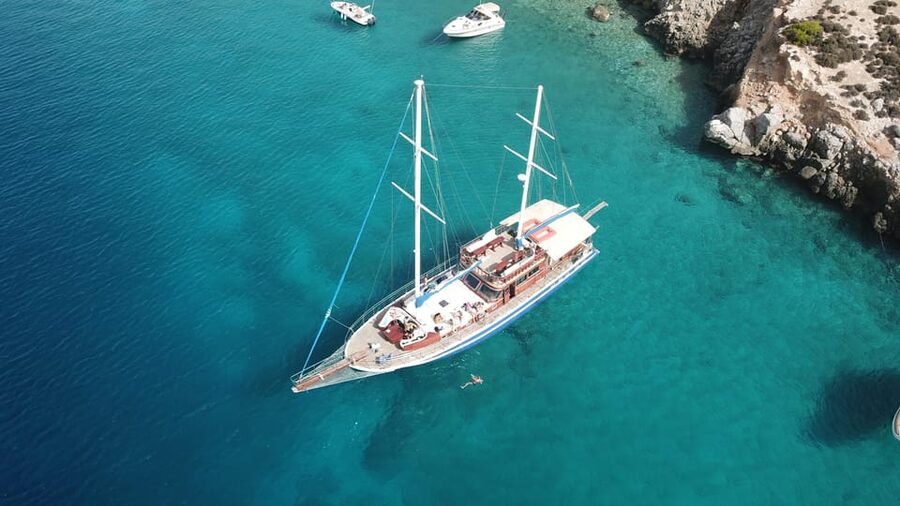 Half-Day Athens Cruise: Swim Stop,Lunch, and Drinks Included - Onboard lunch plus unlimited wine, beer, and soft drinks