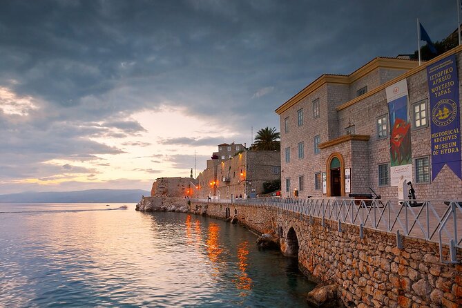 "Hydra: Wander the Cosmopolitan Car-Free Island on Foot" - Timing: how the long day can still feel smooth