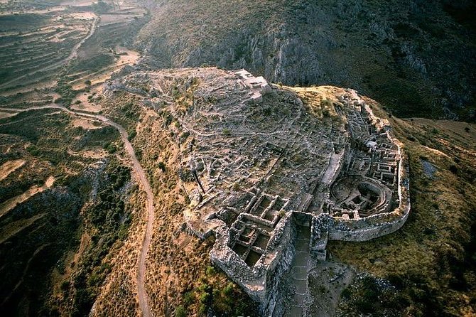 Mercedes Private Tour Anc.Corinth- Anc.Nemea - Mycenae- Nafplio - Mycenae: museum time and the Tomb of Atreus