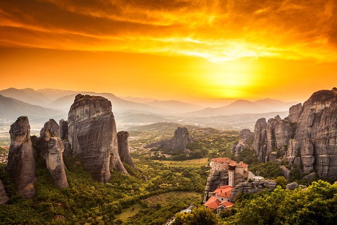 Mercedes Private Tour to Meteora, Delphi and Thermopylae - Stop 2: Tholos of Athena Pronaia, quick but worth the attention