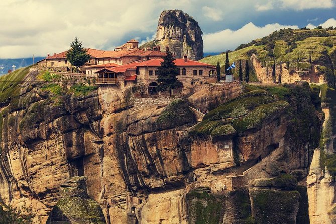 Mercedes Private Tour to Meteora, Delphi and Thermopylae - Stop 3: Thermopylae battlefield, a historical bookmark