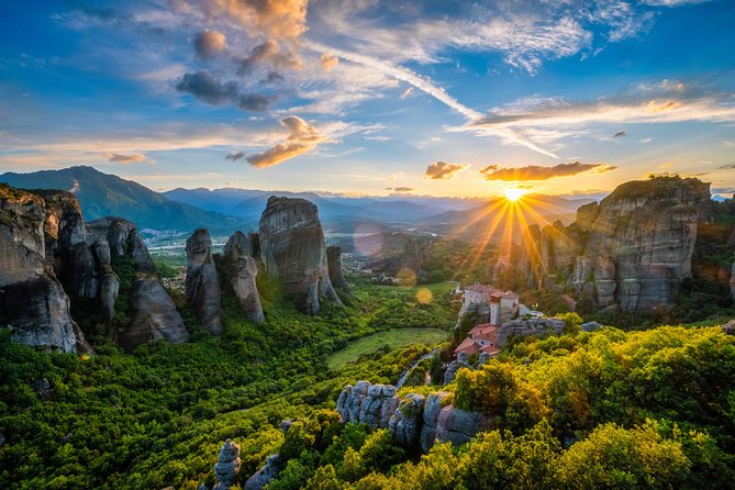 Mercedes Private Tour to Meteora, Delphi and Thermopylae - Stop 1: Delphi Archaeological Museum, the start with big meaning