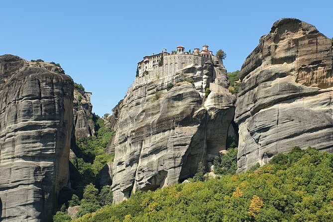 Meteora All Day Tour From Athens - Meteora Monastery Time: No Licensed Guide, but Real Driver Context