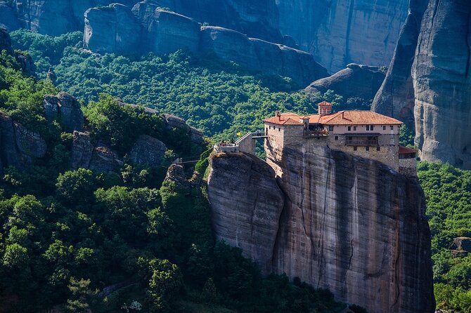 Meteora Monasteries & Caves Unesco Wonder in Greece Day Trip - Kastraki: Lunch, Shops, and Those Meteora Views