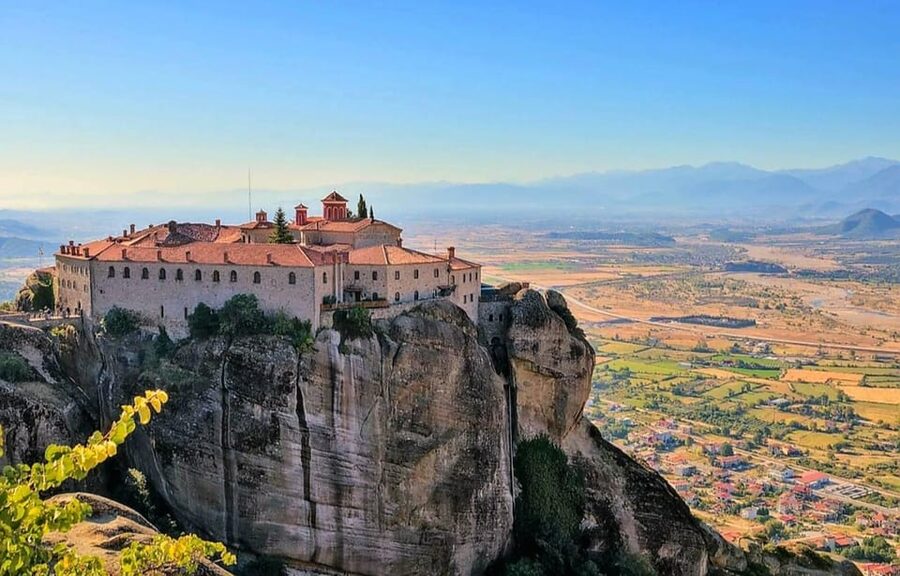 Meteora Monasteries: Full Day Tour from Athens - Kastraki stop: the short stretch where Meteora starts to feel real