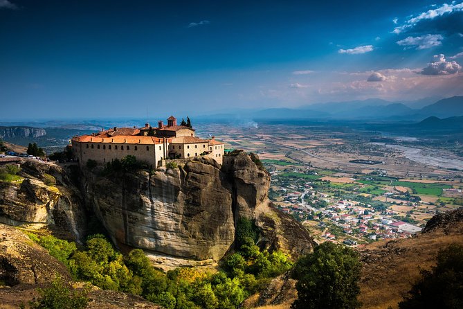 Meteora Monasteries Private Daytrip from Athens - Meals, Breaks, and Keeping the Day Enjoyable