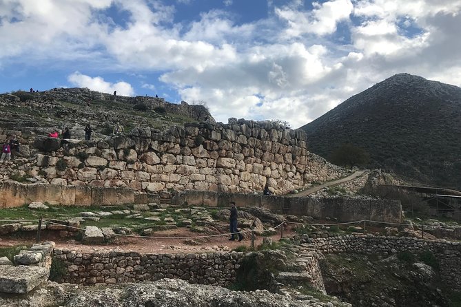 Mycenae and Nafplion Day Trip from Athens with Official guide - Stop 2: Mycenae walls, Lions Gate, and the Palace of Agamemnon