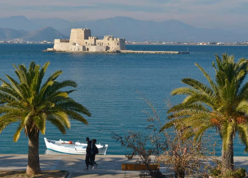 Mycenae Nafplion: one day Spanish guided tour - Stop 1 and the coach ride: settle in with WiFi and A/C