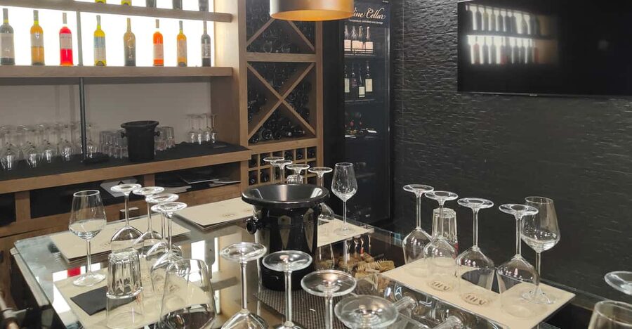 Orange & Natural Wines Of Greece with Cheese & Olive Oils - Olive Oil, Herbs, Spices, and Condiments: How the Pairing Works