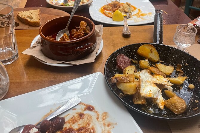 Piraeus Food Walking Tour - Lunch at a sit-down place: mezedes, souvlaki, and included drinks