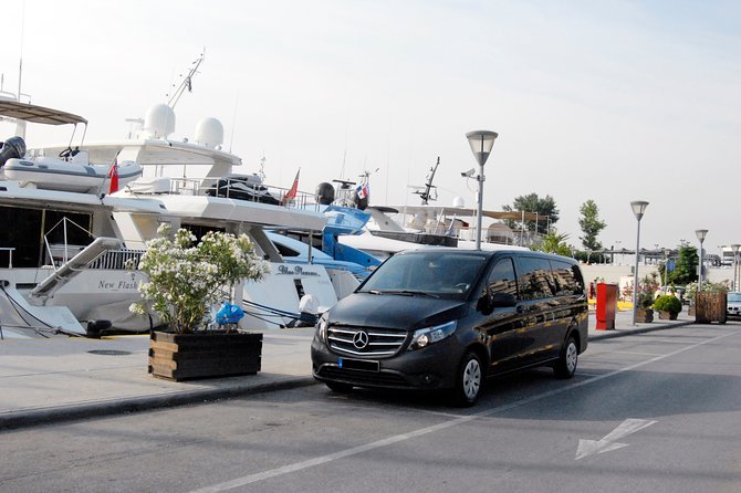 Port Transfer - Choosing your vehicle: sedan vs minivan in Athens heat