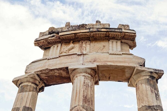 Premium Delphi Day Trip with an Expert Guide, Museum & Lunch - The Group Experience: 40 People, Headsets, and Crowds