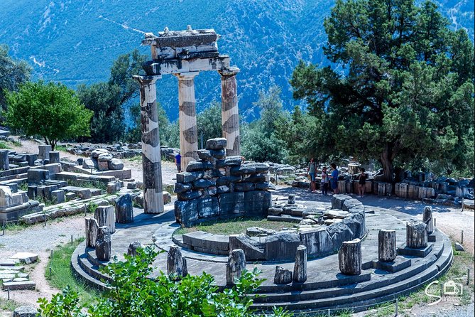 Private Delphi and Hosios Loukas Monastery - Great Lunch and Drinks Included - Delphi, main sanctuary time: 2 hours that can feel like a workout