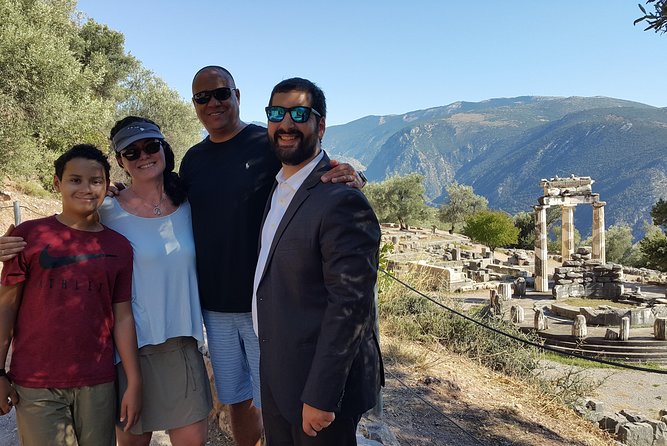 Private Delphi Daytrip from Athens - The drive north: what you gain with pickup and luxury transport
