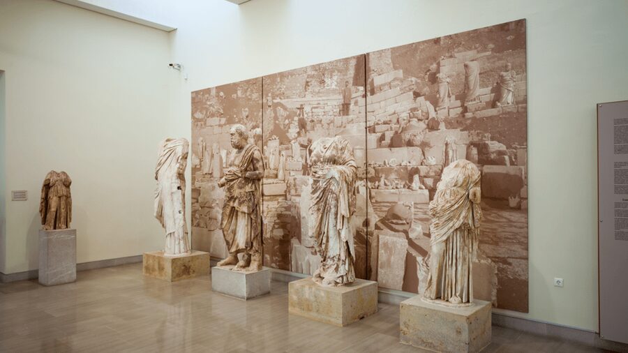 Private Luxury Tour: Delphi, Itea & the Charm of Galaxidi - Delphi UNESCO: Temple of Apollo and the Sacred Way