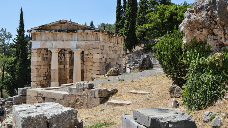 Private Luxury Tour: Delphi, Itea & the Charm of Galaxidi - Itea on the Corinthian Gulf: A Real Breather After Delphi