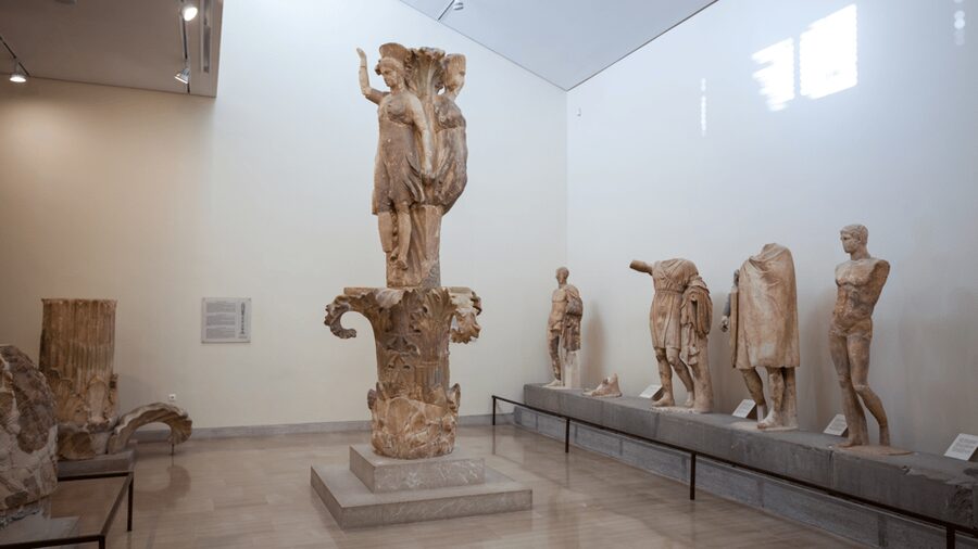 Private Luxury Tour: Delphi, Itea & the Charm of Galaxidi - Galaxidi: Neoclassical Streets, Harbor Views, and Maritime Pride