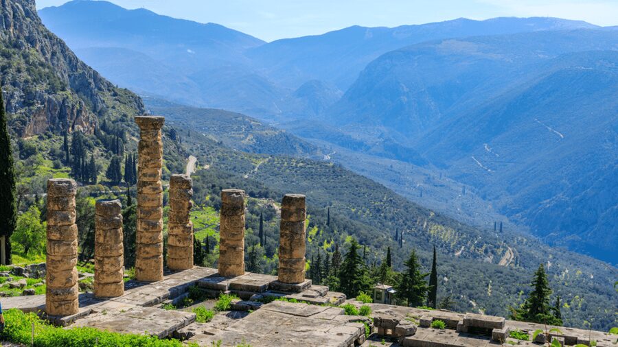 Private Luxury Tour: Delphi, Itea & the Charm of Galaxidi - Driver Storytelling: Giorgos and Dimitrios as a Good Sign