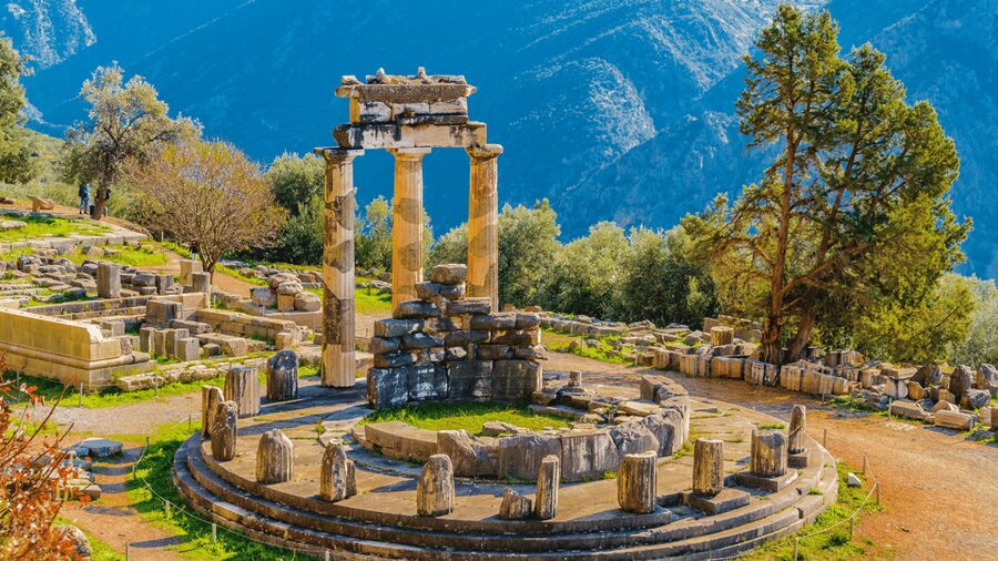 Private Luxury Tour: Delphi, Itea & the Charm of Galaxidi - Moderate Walking and How to Stay Comfortable