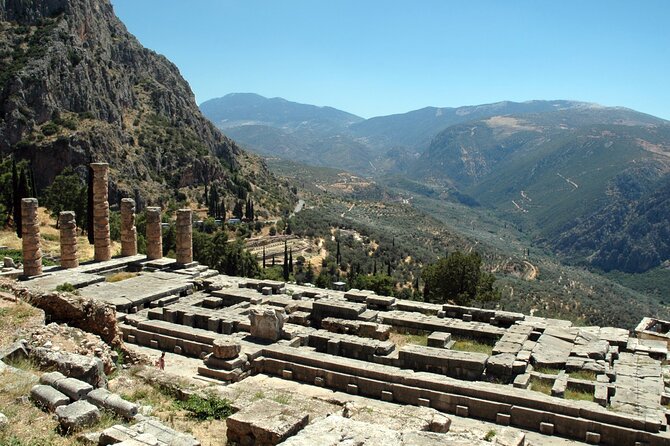 Private Luxury Tour: Delphi & Thermopylae – The 300’s Legacy - Delphi Archaeological Museum for Charioteer-level payoff