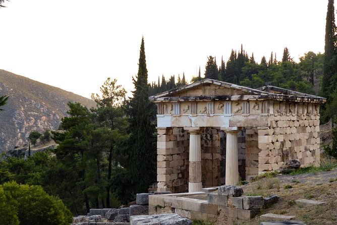 Private Tour: Delphi Day Trip from Athens Including wonderful local Lunch - Private guiding style, pacing, and how to avoid getting lost
