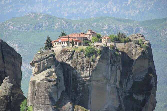 Private Tour to Monasteries of Meteora & Thermopylae from Athens - Who should book this Meteora and Thermopylae day trip?