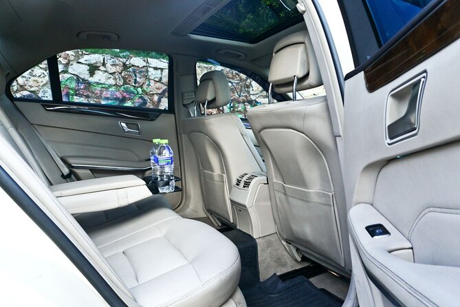 Private Transfer From/To Athens International Airport - Price and Value for a Private Group Ride