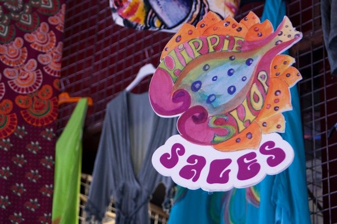 Shopping in Athens Small Group Walking Tour - The Ifestou leg, ancient street vibes and quick flea starts