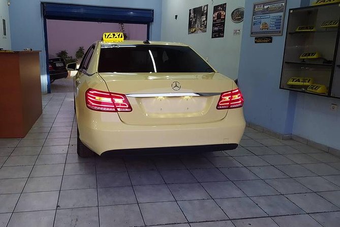The Best Welcome Transfer Airport Services - In-car WiFi, water, and charging, during the ride