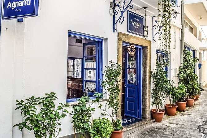 The Ultimate 11-Day Island Tour, Paros, Naxos, Mykonos, Santorini - Santorini: Rockside Town Time and a Semi-Private Cruise You Can Actually Enjoy
