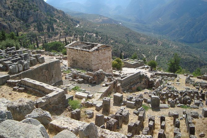 Thermopylae and Delphi full day private tour from Athens - Leonidas Monument plus the Thermopylae Museum for the full story