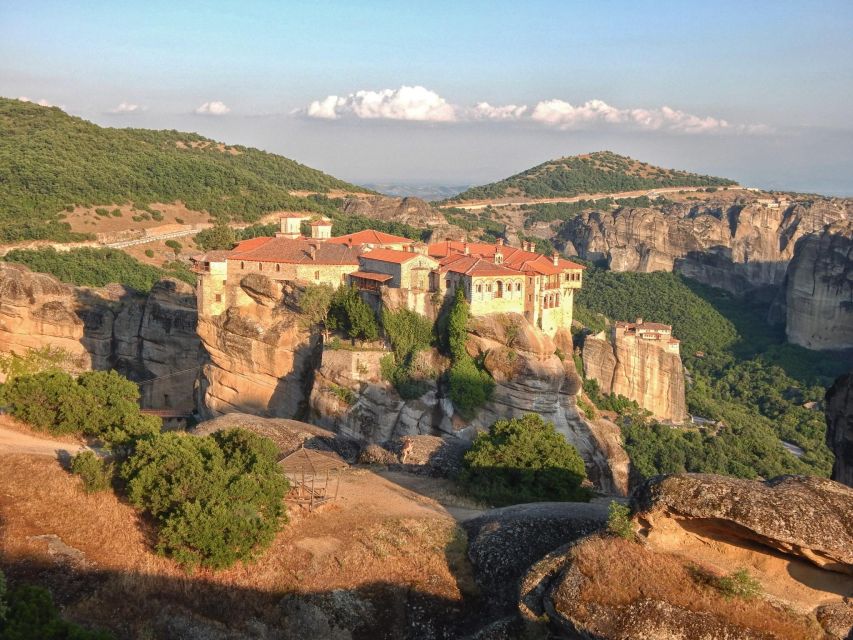 Thermopylae, Meteora and Delphi Full Day Tour - Driving, comfort, and how the guides shape the day