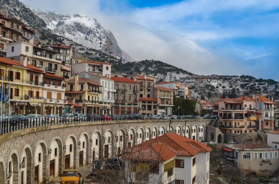 Thermopylae, Meteora and Delphi Full Day Tour - Thermopylae: Leonidas first, then the scenic reset