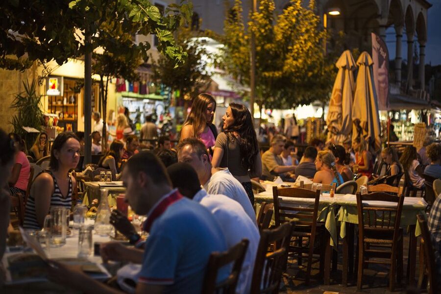 Twilight Athens Tour inc. rooftops, tastings & 3 drinks - The 3.5 hour structure: walk, eat, drink, repeat