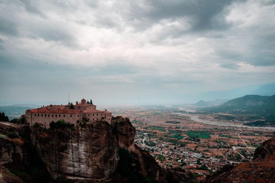 Visit Delphi & Meteora Monasteries Full Day Private Trip - Private vehicle value: what you really get for $509 per person