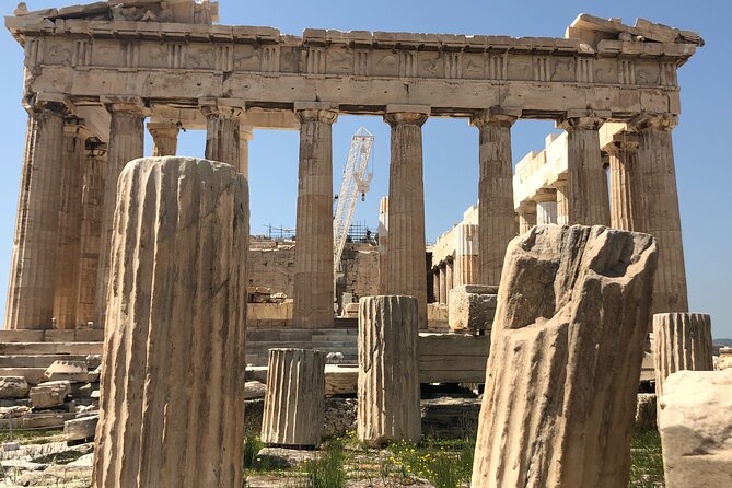 Visit of the Acropolis with an official guide in Spanish - Propylaea and Athena Nike: the entrance that funnels the past